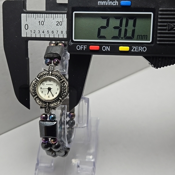 Womens Narmi Watch Silver Tone Chameleon Beads Magnetic Clasp New Battery - Picture 4 of 9